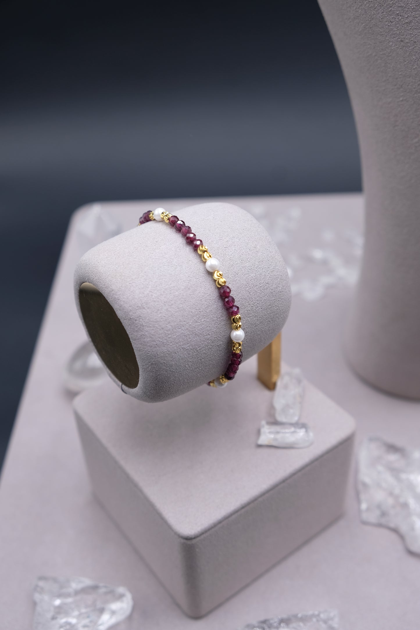 Eternal Radiance – Rhodolite Garnet & Gold Jewelry Set