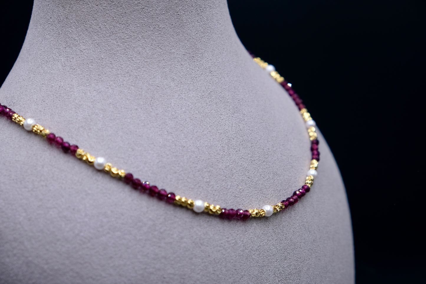 Eternal Radiance – Rhodolite Garnet & Gold Jewelry Set